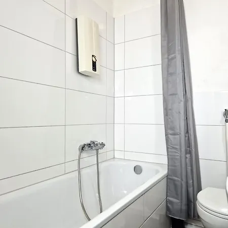 Meribu F23 Fuer Monteure Und Arbeiter Lägenhet